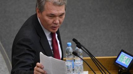 Калашников объяснил, как Путин может решить Карабахский конфликт Калашников объяснил, как Путин может решить Карабахский конфликт