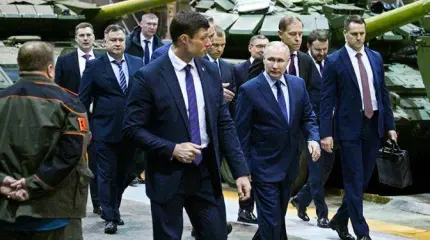 «Путин! Выведи войска, заплати репарации и езжай в Гаагу!» «Путин! Выведи войска, заплати репарации и езжай в Гаагу!»