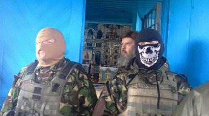 ПЦУ и украинские националисты вместе громят православные приходы на Украине