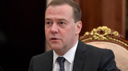 "Как с коммунизмом": Медведев сделал тонкий намек собравшейся в ЕС Украине "Как с коммунизмом": Медведев сделал тонкий намек собравшейся в ЕС Украине