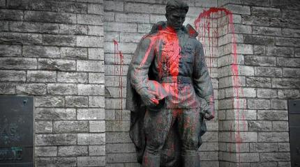 Войну с памятниками следует расценивать как подготовку к агрессии Войну с памятниками следует расценивать как подготовку к агрессии