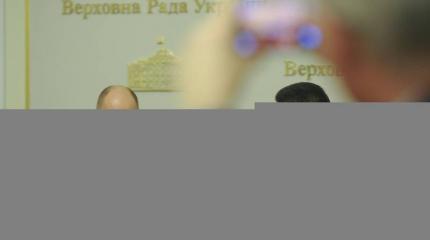 Под Порошенко зашатался Яценюк, но коней на переправе не меняют Под Порошенко зашатался Яценюк, но коней на переправе не меняют