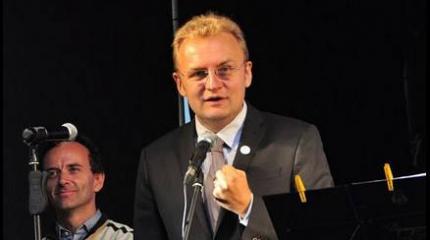 Порошенко начал отсмотр кандидатов в премьеры. Очередь Садового
