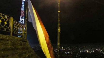 Во Львове ночью неизвестные вывесили и заминировали флаг Польши Во Львове ночью неизвестные вывесили и заминировали флаг Польши