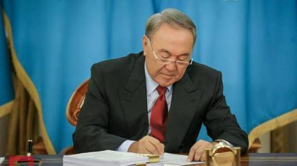 Назарбаев стирает русский мир Назарбаев стирает русский мир