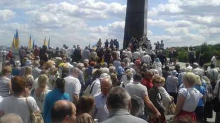 Граждане Украины снова воюют с фашизмом