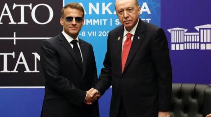 Осторожное сближение: Франция и Турция нащупывают точки соприкосновения