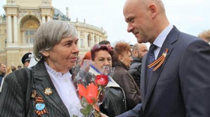 Патриоты двух стран прячут паспорта Патриоты двух стран прячут паспорта