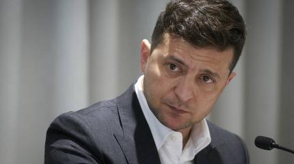 Зеленский заявил, что Украина не намерена "просить" принять ее в НАТО Зеленский заявил, что Украина не намерена "просить" принять ее в НАТО