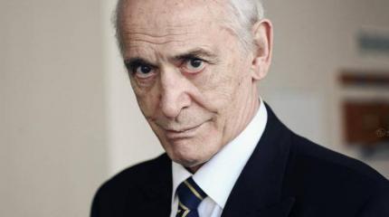 Мертвых львов пинают только шакалы Мертвых львов пинают только шакалы