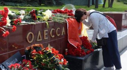 Хватит стрелять своим в спину и хоронить целые города! Хватит стрелять своим в спину и хоронить целые города!