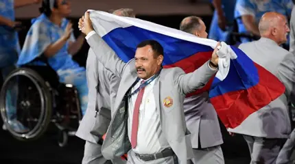 В Белоруссии рассказали, почему их паралимпийцы вышли с российским флагом В Белоруссии рассказали, почему их паралимпийцы вышли с российским флагом