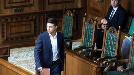 Зеленский приступил к выполнению Минских соглашений Зеленский приступил к выполнению Минских соглашений