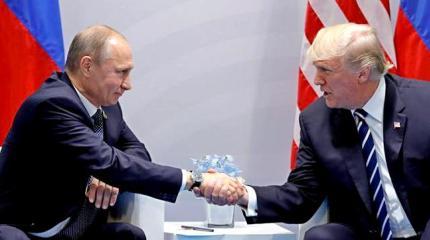 Трамп и Путин: Рукопожатие, заставившее вздрогнуть Порошенко Трамп и Путин: Рукопожатие, заставившее вздрогнуть Порошенко