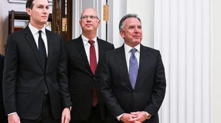 Кирилл Дмитриев в Майами, вокруг шевелят усами немцы, французы, британцы