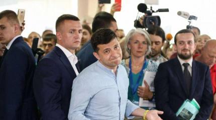 В Киеве обнаружили, что конституция на стороне жителей ЛДНР В Киеве обнаружили, что конституция на стороне жителей ЛДНР