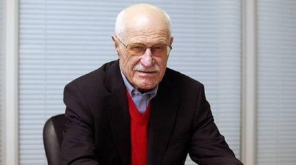 Карел Кохер: "Вы будете шокированы, но думаю - это подготовка к войне" Карел Кохер: "Вы будете шокированы, но думаю - это подготовка к войне"