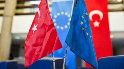 Что ещё ЕС должен будет Турции за помощь с беженцами? Что ещё ЕС должен будет Турции за помощь с беженцами?