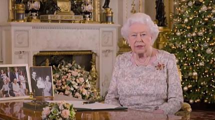 Впервые за почти 60 лет королева Елизавета II лично не присутствовала на церемонии начала работы британского парламента Впервые за почти 60 лет королева Елизавета II лично не присутствовала на церемонии начала работы британского парламента