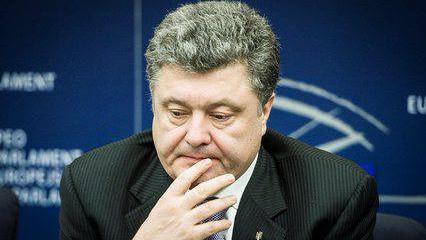 В Раде наехали на Порошенко, он обиделся и ушел В Раде наехали на Порошенко, он обиделся и ушел
