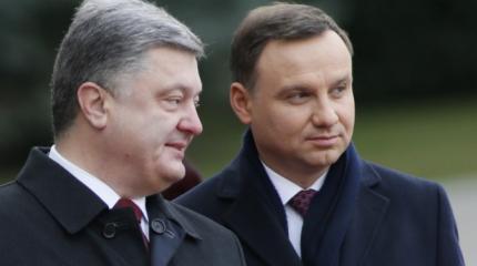 Порошенко спятил: Крым — сплошная военная база РФ, где разместят ядерное оружие Порошенко спятил: Крым — сплошная военная база РФ, где разместят ядерное оружие