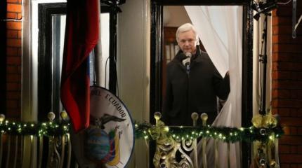 Друг Трампа договаривается о вывозе Асанжа в Россию? Друг Трампа договаривается о вывозе Асанжа в Россию?