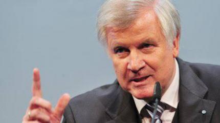 Хорст Зеехофер: Меркель и Файман должны обсудить миграционный кризис