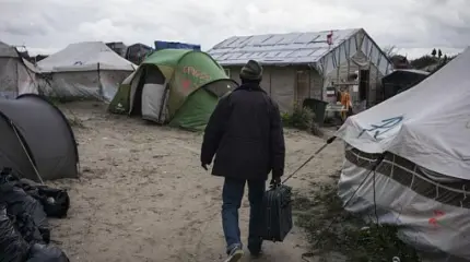 ООН расселила почти 2 тысячи беженцев лагеря в Кале по всей Франции ООН расселила почти 2 тысячи беженцев лагеря в Кале по всей Франции