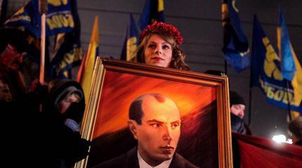 Русофобскому дуэту Польши и Украины мешает Бандера Русофобскому дуэту Польши и Украины мешает Бандера