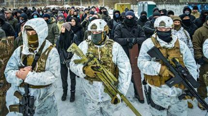 Украинцы готовятся бежать от войны: кто в Европу, а кто – к «агрессору» Украинцы готовятся бежать от войны: кто в Европу, а кто – к «агрессору»
