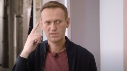 Главное из статьи Навального: Заграница нам поможет Главное из статьи Навального: Заграница нам поможет