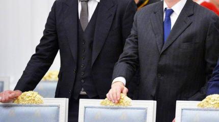 Олигархи не открывают ногой дверь в кабинет Путина в Кремле Олигархи не открывают ногой дверь в кабинет Путина в Кремле