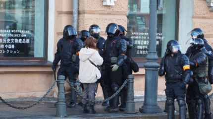 Почему полицейские не задерживают школьников на незаконных митингах Почему полицейские не задерживают школьников на незаконных митингах