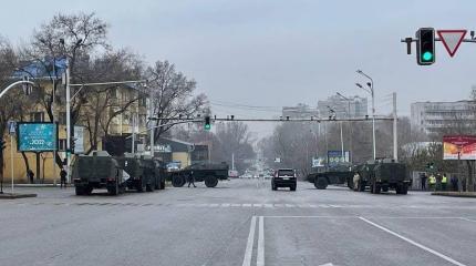 В городах Казахстана вводится комендантский час, сообщается о бегстве элиты за границу