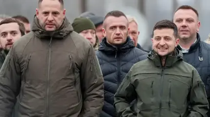 Вертолет с сотней миллиардов евро: Зеленский с Ермаком готовят побег Вертолет с сотней миллиардов евро: Зеленский с Ермаком готовят побег