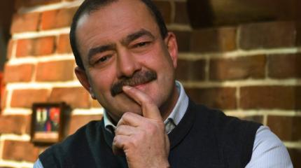 Михаил Кожухов взбесился в студии «Звезды», назвав пранкеров подонками Михаил Кожухов взбесился в студии «Звезды», назвав пранкеров подонками