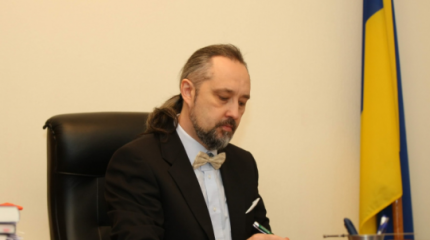 Судья КСУ Слиденко пригрозил Зеленскому войной и распадом Украины Судья КСУ Слиденко пригрозил Зеленскому войной и распадом Украины