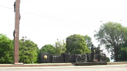 Снос Монумента славы во Львове может положить конец Украине Снос Монумента славы во Львове может положить конец Украине