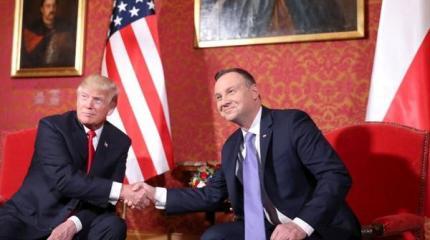 Анджей Дуда предложил назвать военную базу США в Польше «Фортом Трамп» Анджей Дуда предложил назвать военную базу США в Польше «Фортом Трамп»