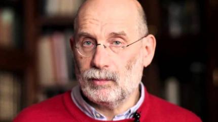 Осеннее обострение Акунина: писатель в предчувствии ядерной революции в РФ Осеннее обострение Акунина: писатель в предчувствии ядерной революции в РФ