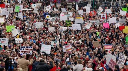 Tom Dispatch: Классовый конфликт в «красных штатах » Америки Tom Dispatch: Классовый конфликт в «красных штатах » Америки