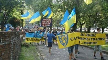 Националистической революции на Украине не бывать, а вот выталкивание Западной Украины – очень вероятно Националистической революции на Украине не бывать, а вот выталкивание Западной Украины – очень вероятно