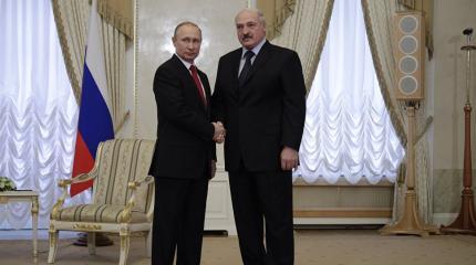 Лукашенко начал принимать реальность новых отношений с Россией Лукашенко начал принимать реальность новых отношений с Россией