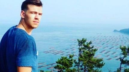 Россиянин приехал в Корею гастарбайтером, выпил пива и стал учителем Россиянин приехал в Корею гастарбайтером, выпил пива и стал учителем