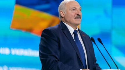 Лукашенко не решился дать отпор украинским националистам Лукашенко не решился дать отпор украинским националистам