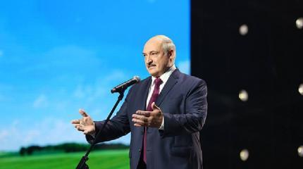 Александру Лукашенко напомнили, сколько раз он говорил, что «за власть не держится» Александру Лукашенко напомнили, сколько раз он говорил, что «за власть не держится»