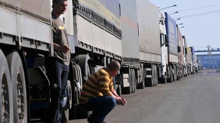 В Дагестане против протестующих дальнобойщиков ввели войска Росгвардии В Дагестане против протестующих дальнобойщиков ввели войска Росгвардии