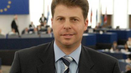 Польский евродепутат Петровский: нами правят из-за рубежа Польский евродепутат Петровский: нами правят из-за рубежа