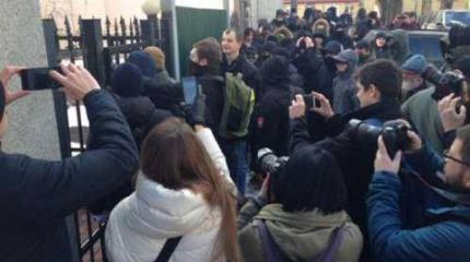 Нацисты устроили погром в центре «Россотрудничества» в Киеве