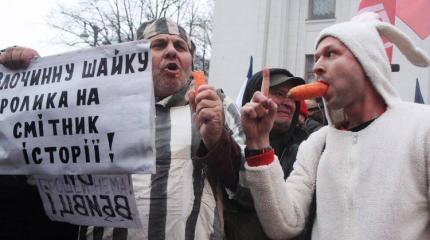 Тимошенко в действии, Яценюк в панике: под Радой стартовал третий майдан